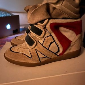 Heeled sneakers